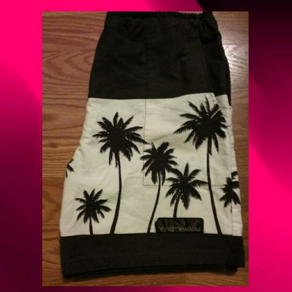 Men Short - Picture 3 of 3